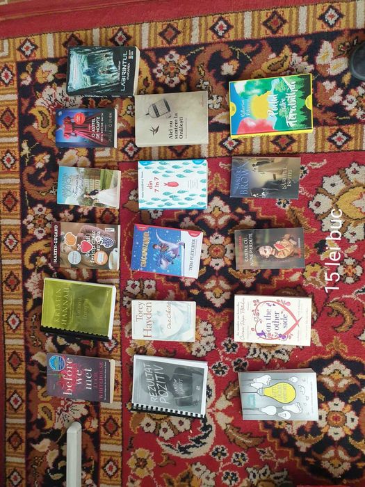 vand carti diferite genuri