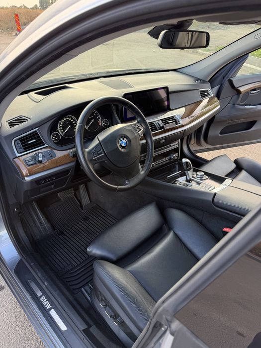 BMW Seria 5 2011 — imagine 5
