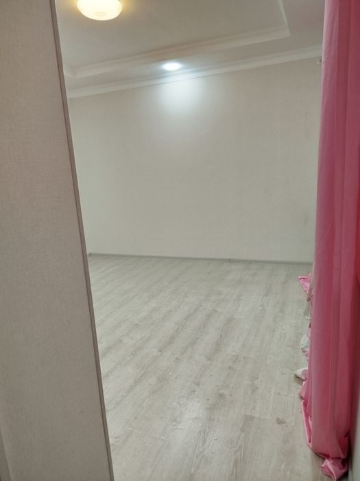 Южный Вагзал Сергели Кодастор олдида ховли сотилади