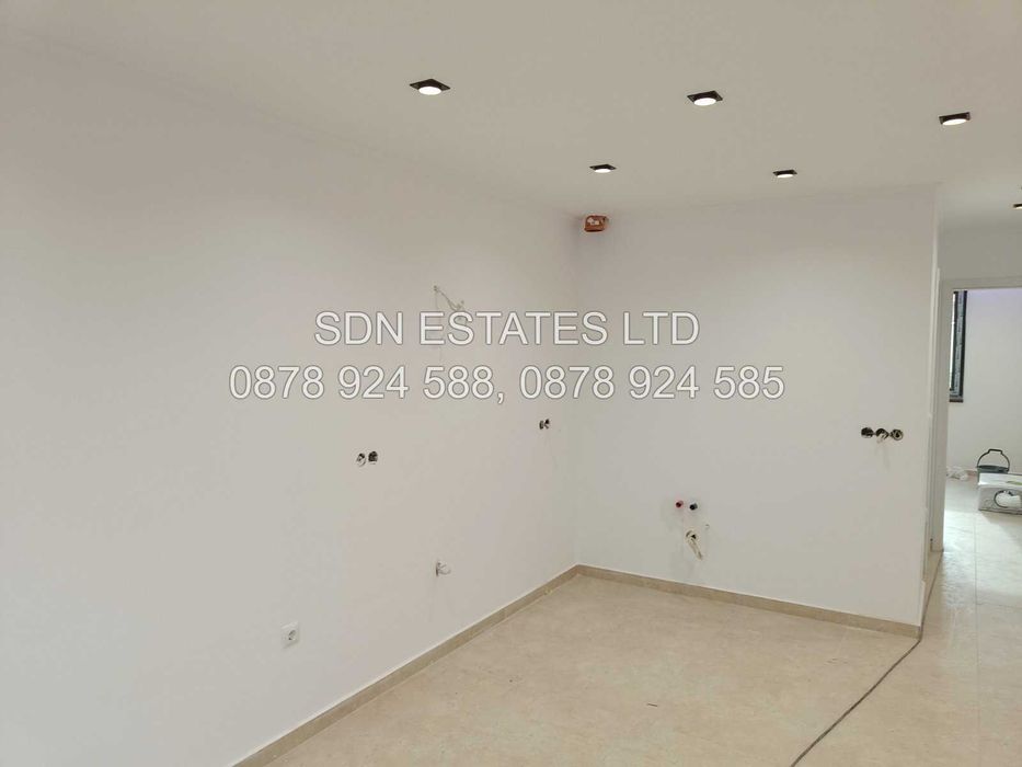 Продава се Двустаен апартамент в Казанлък - 55 кв.м за 1808 €/кв.м - Снимка #1