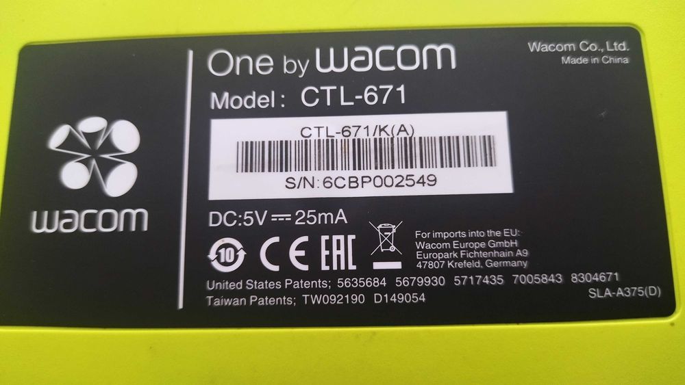 Графичен таблет One by Wacom Medium CTL-671