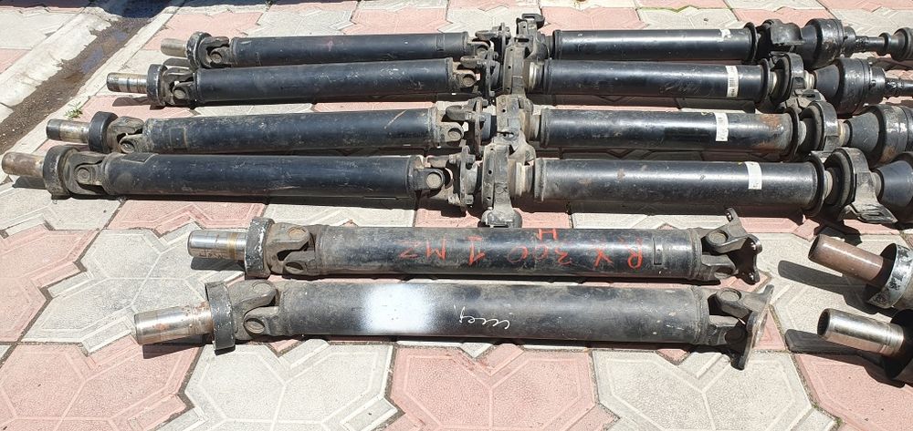 Карданный вал на лексус Rx 330,350.