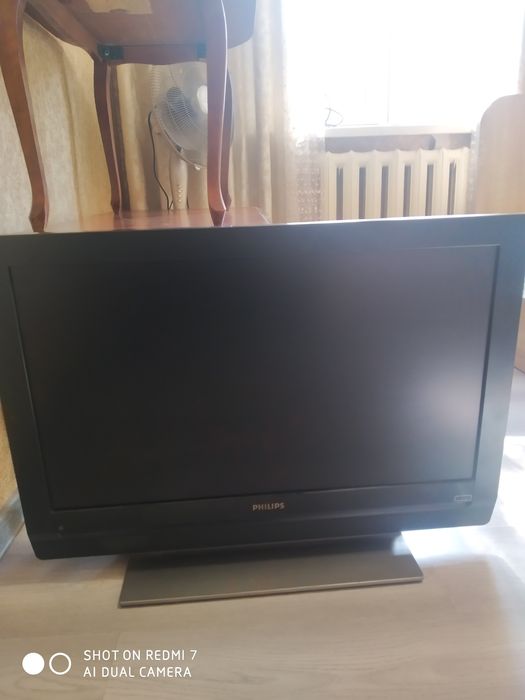 ТV pro телевизор Philips в рабочем состоянии диагональ 80 см.