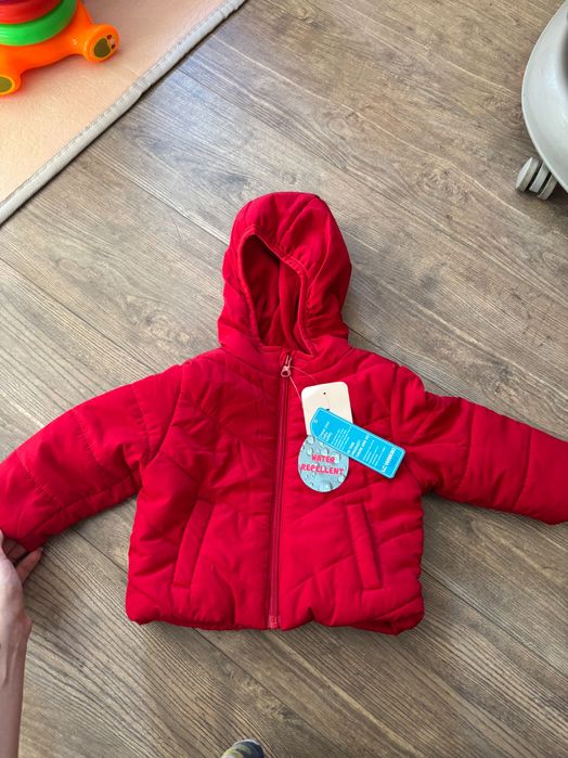 Бебешко яке отблъскващо водата