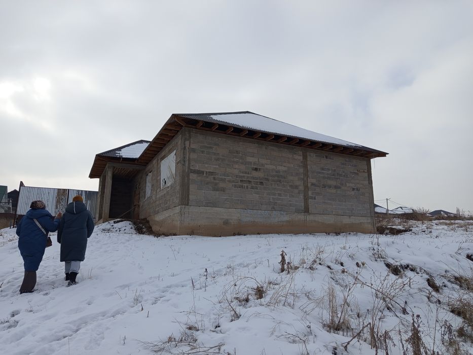 Продам дом не достроены