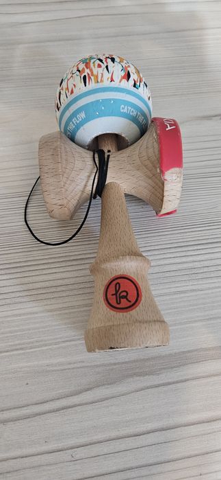 Vând kendama europe