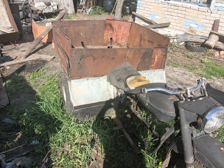 Продам трицикл Урал