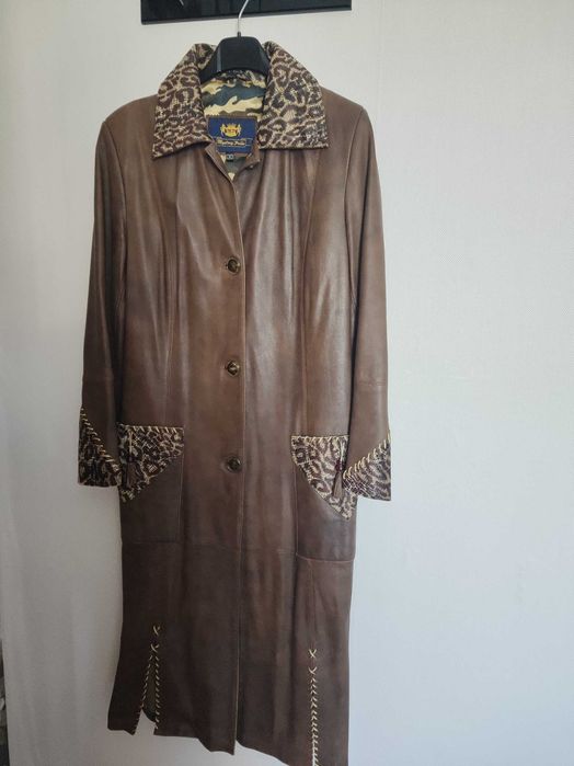 Елегантно манто от естествена кожа