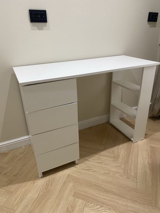 Письменный стол