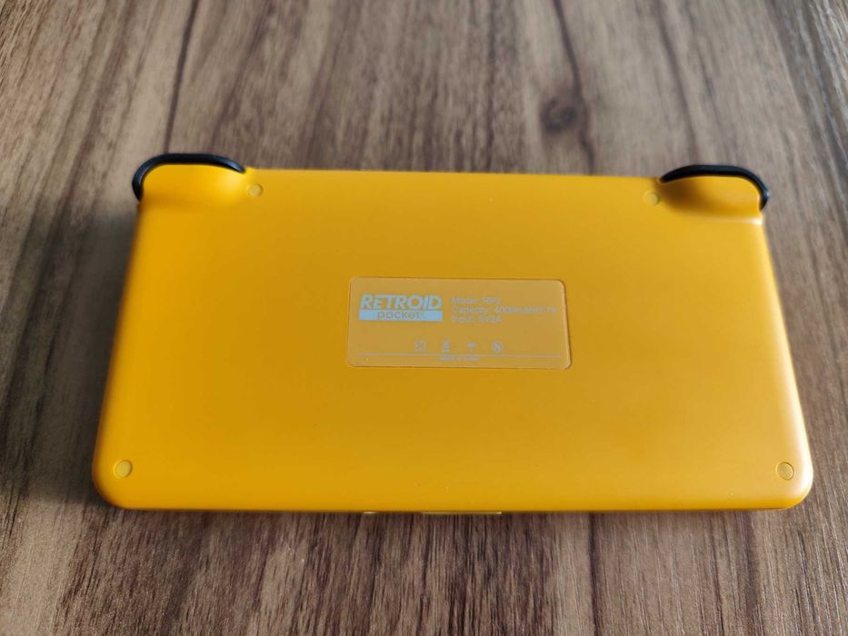 Retroid Pocket 2 Plus Емулатор за ретро игри - ретро гейминг конзола