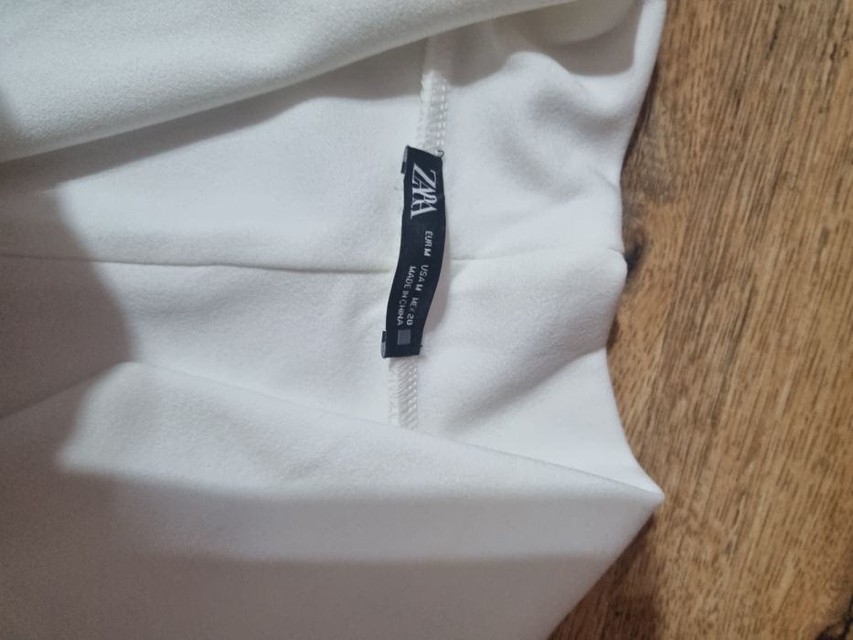 Уникален гащеризон на Зара