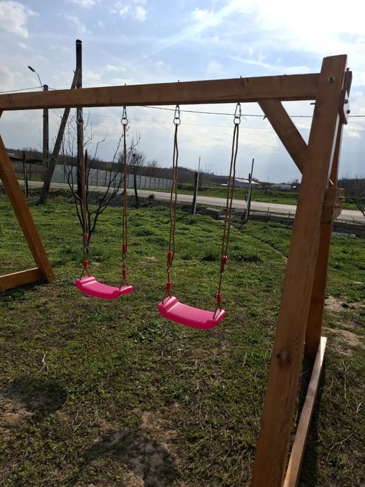 Leagan lemn cu 3 posturi. Craiova