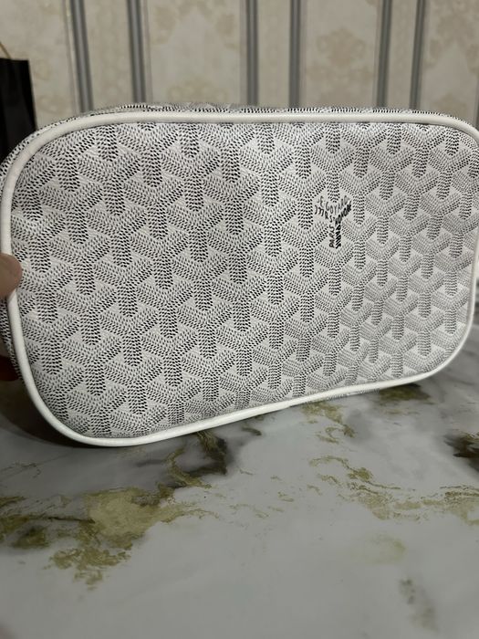 Барсетка Goyard.