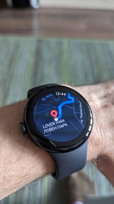 Google Pixel Watch 2 с допълнителни каишки