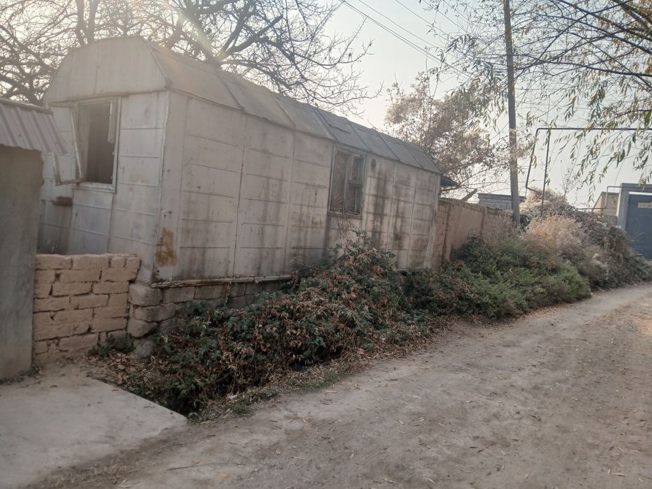 yer, Uy hovli sotiladi