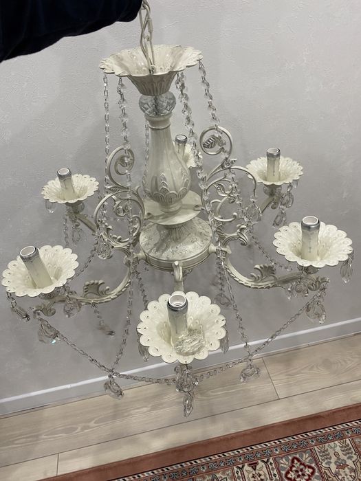 Продам Люстру состояние идеальное