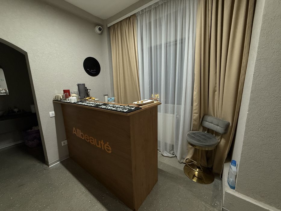 Afacere la cheie salon infrumusetare  UNIVERSITATE