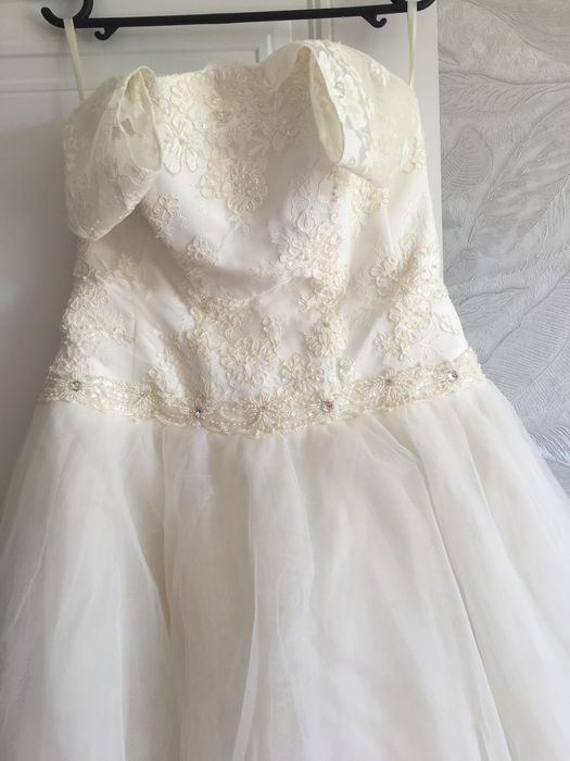 Продам свадебное платье-48 размер