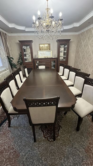 Стол гостинный со стульями