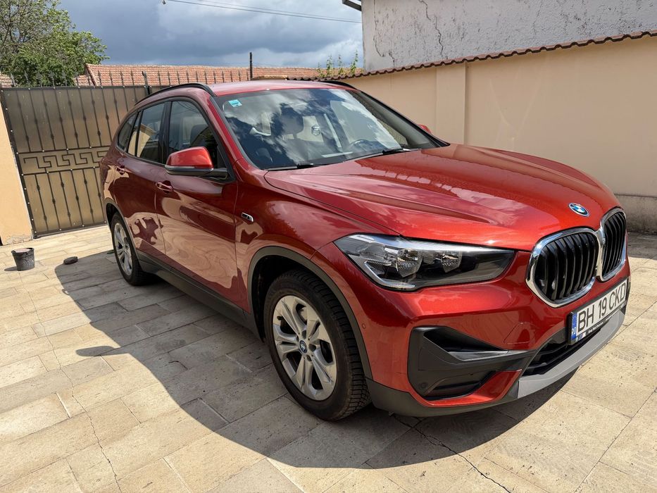 BMW X1 30.000 KM, 4x4, Hybrid cu incarcator, Radare, keyless, camera
