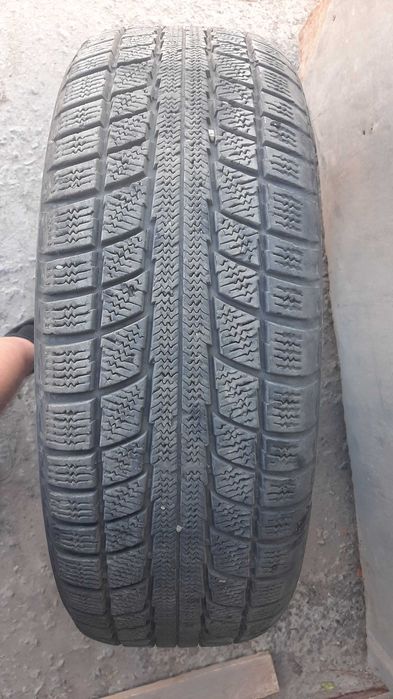 Шины зимние 225/65/17