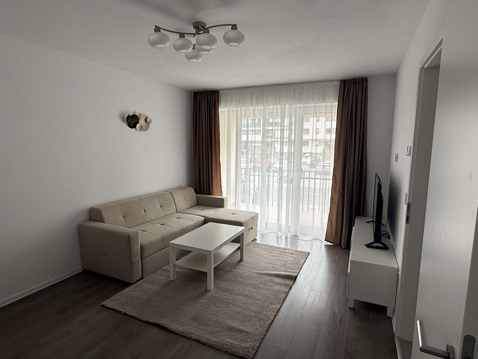 Închiriez apartament cu 2 camere în complexul Kasper, Brașov.