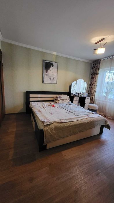 Продам  3-х комнатную квартиру