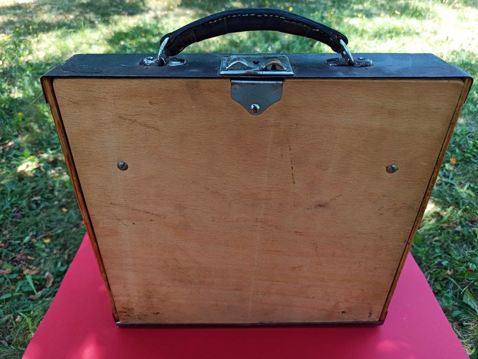 Немска ретро пишеща машина Ерика (Erika), Seidel & Naumann – КАТО НОВА