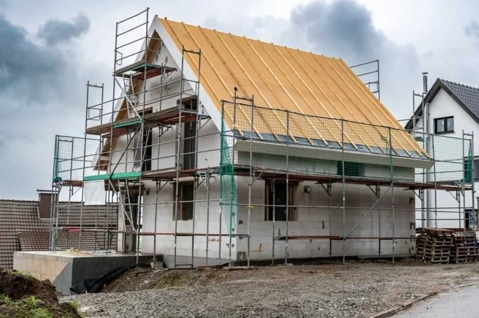 Montaj acoperișuri din tiglă sau tablă – rapid și eficient