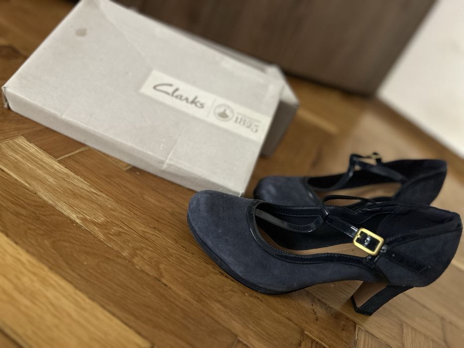 Елегантни токчета на Clarks, размер 38