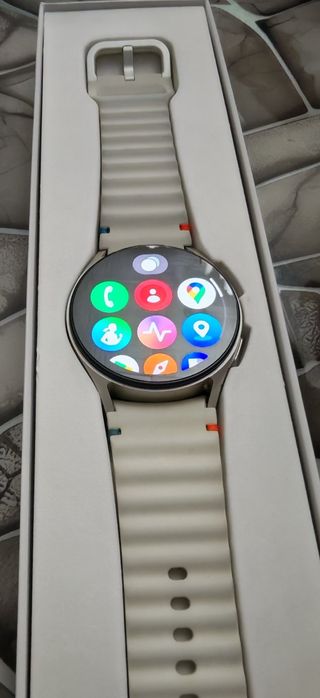 .  Samsung  watch 7