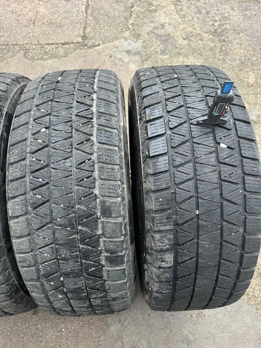 4бр. зимни гуми 265/60/18 - Bridgestone - DOT3822