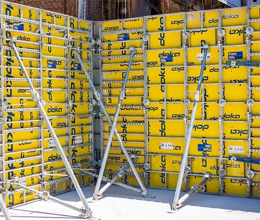 Транспортен кош, палет, евро палети, подпори, кофраж хюнебеци Дока