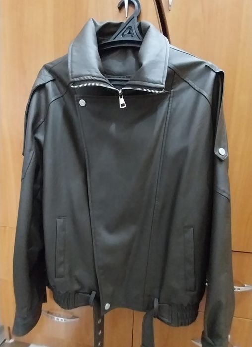 Продам женскую кожанку