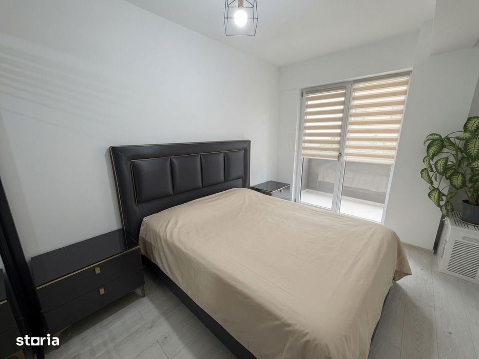 Apartament 3 camere, balcon, debara si loc de parcare privat.