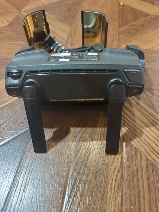 Dji spark със 3 батерии дистанционно и отделни аксесоари