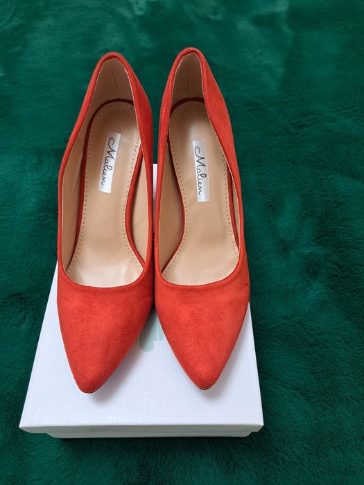 Pantofi noi mărimea 38