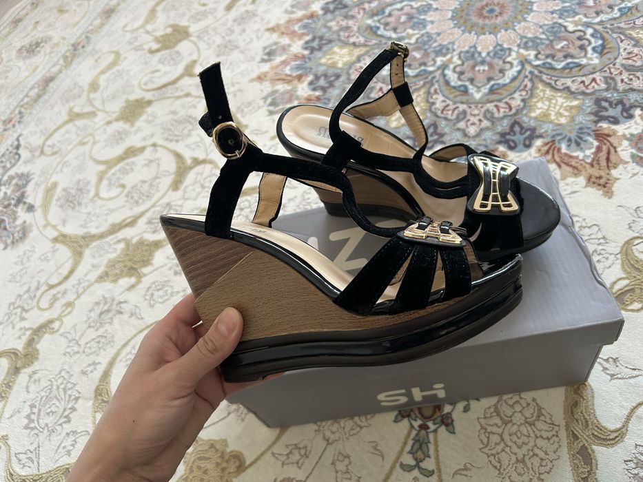 Продам босоножки 36 размера