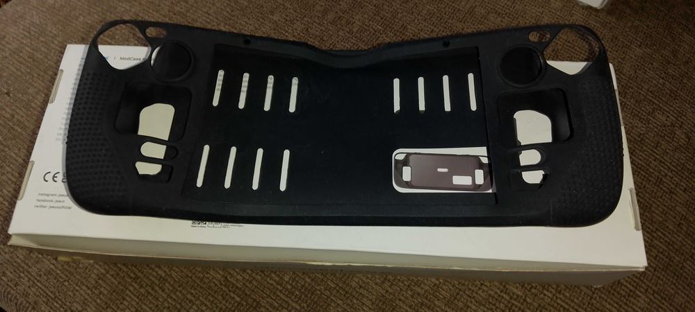 mini dock TV  si husa grip -accesorii bonus pt Steam Deck