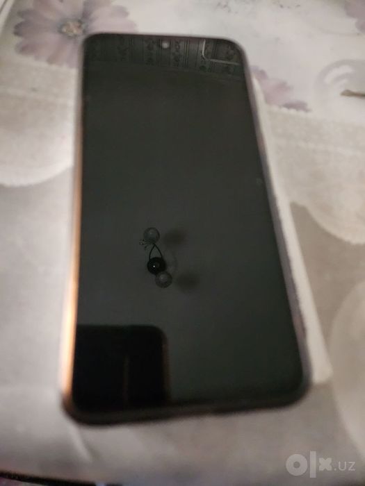 Samsung  A40 yaxshi
