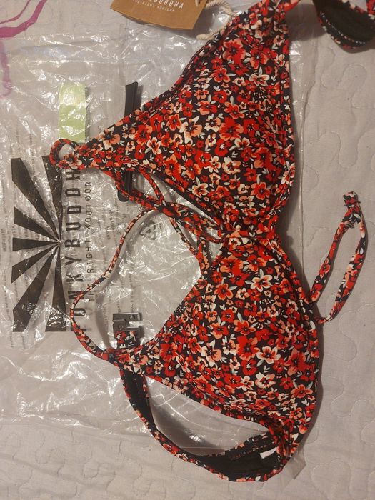 Pantofi eleganti , marimea 37 si Funky Buddha, pt  baie, nou, cu eticheta