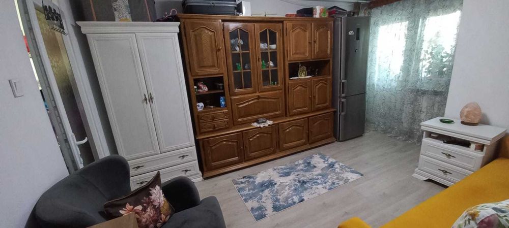 Vând garsonieră mobilată, recent renovată