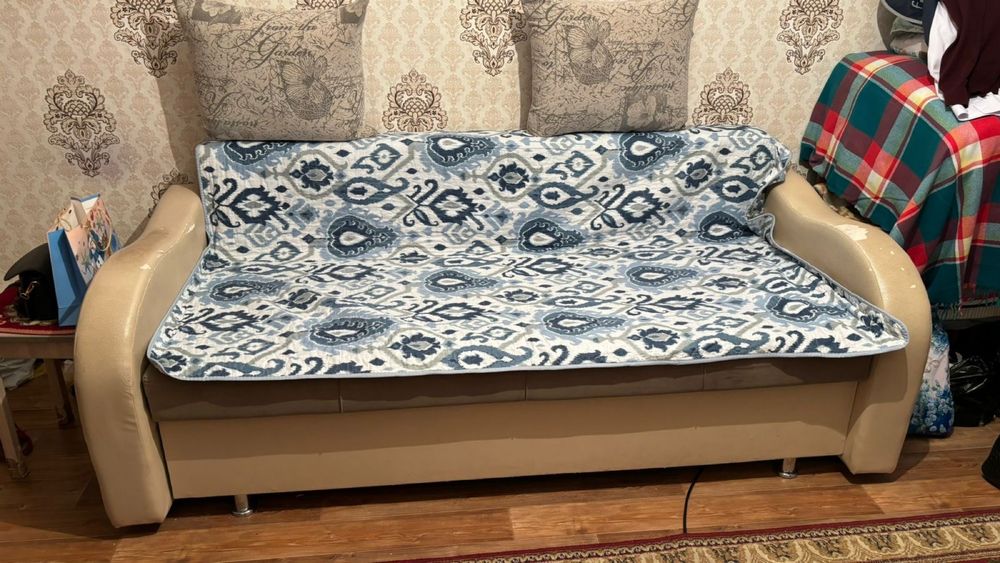Диван в хорошем состоянии