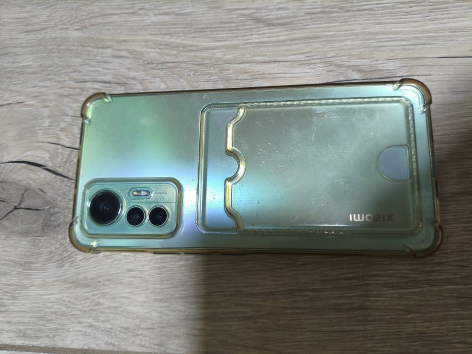 Продам телефон Xiaomi 12 Lite.