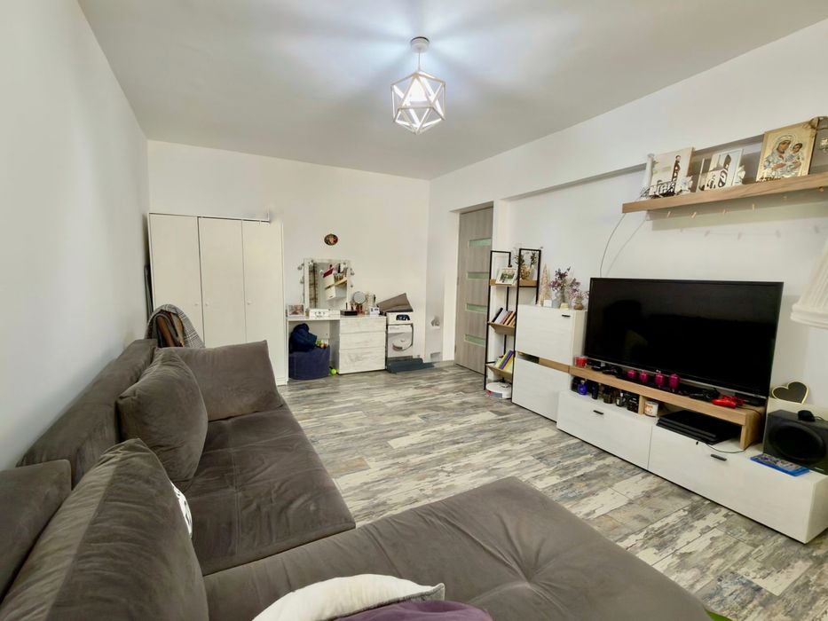 Apartament 2 Camere decomandat, renovat, zona Ciuperca (Str Bibescu)