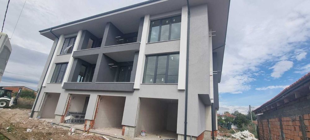 Продава се Тристаен апартамент в Свиленград - 87 кв.м за 72 €/кв.м - Снимка #2