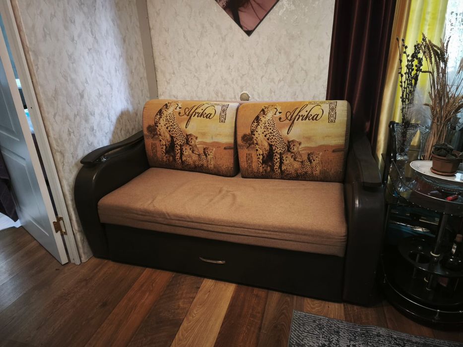 Продам диван полуторка