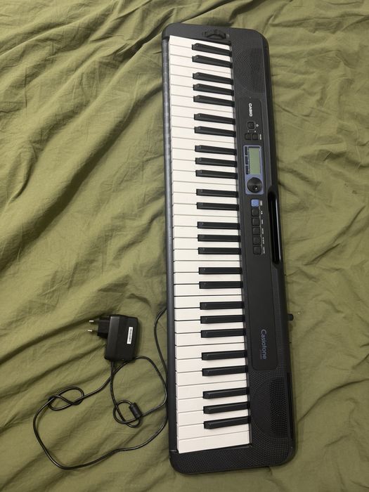 Продаю сентизатор Casio