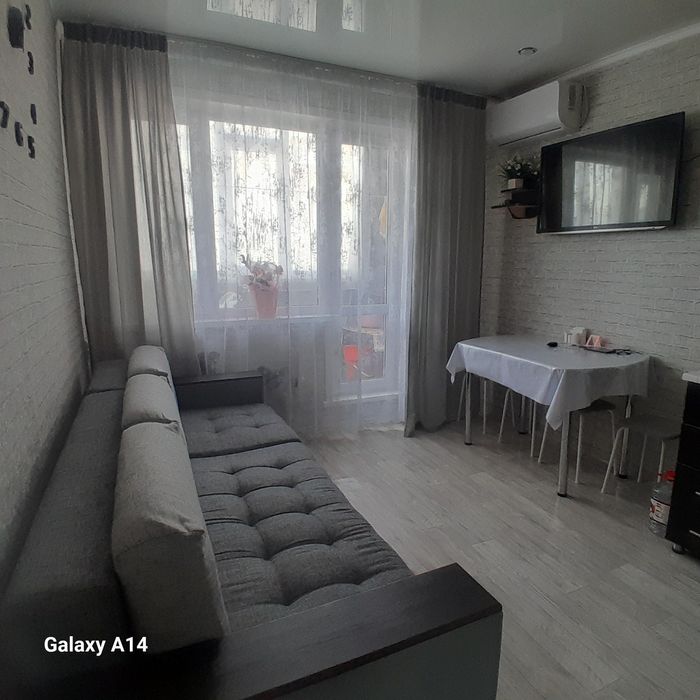 Сдам 2 х ком квартиру