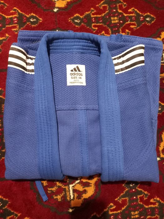 Dzyudo kiyimi yangi kiyilmagan